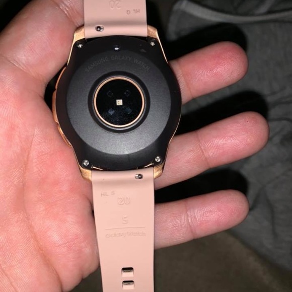 Galaxy watch 42MM - Picture 4 of 5